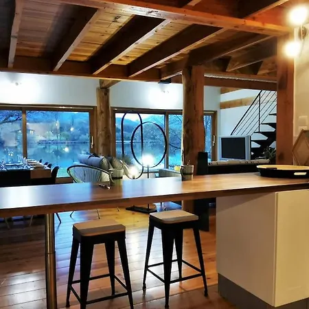 Casa de Férias Les Pyrenees Au Bord De L'eau Barbazan