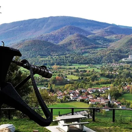 Casa de Férias Les Pyrenees Au Bord De L'eau *