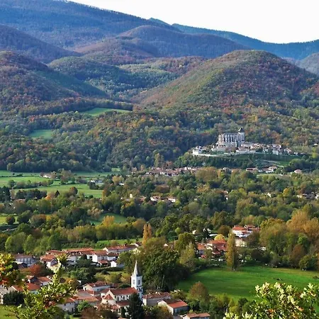 Casa de Férias Les Pyrenees Au Bord De L'eau