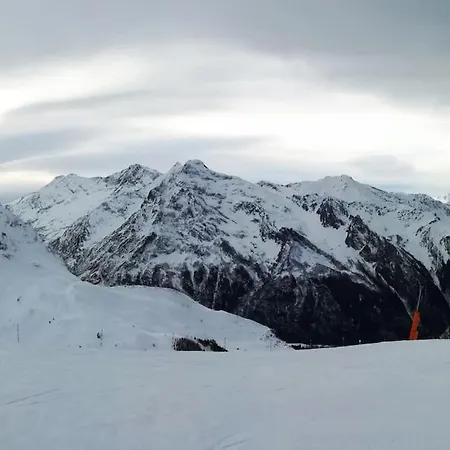 Casa de Férias Les Pyrenees Au Bord De L'eau *